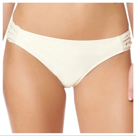 Jessica Simpson Flower Power Crochet Side Shirred Hipster Bikini Bottom Size L - Picture 1 of 9